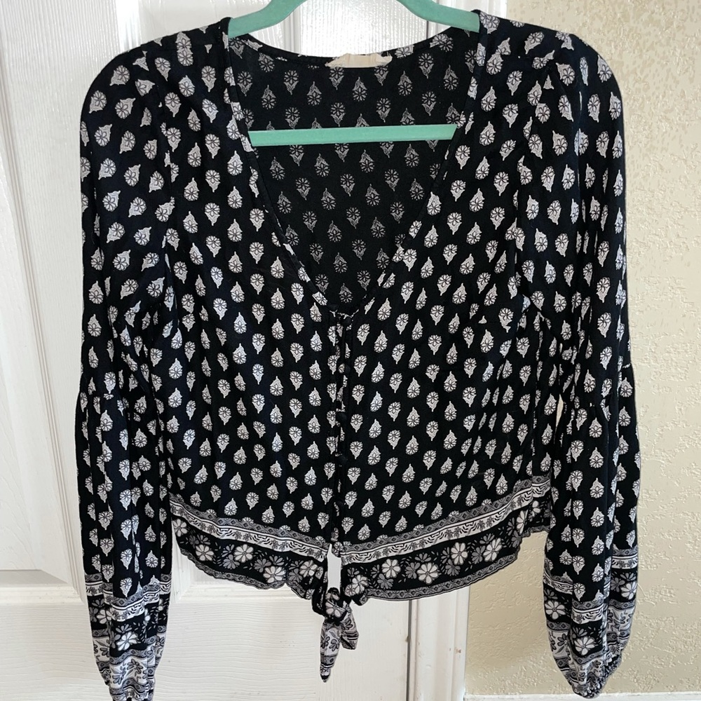 Medium Hollister Top